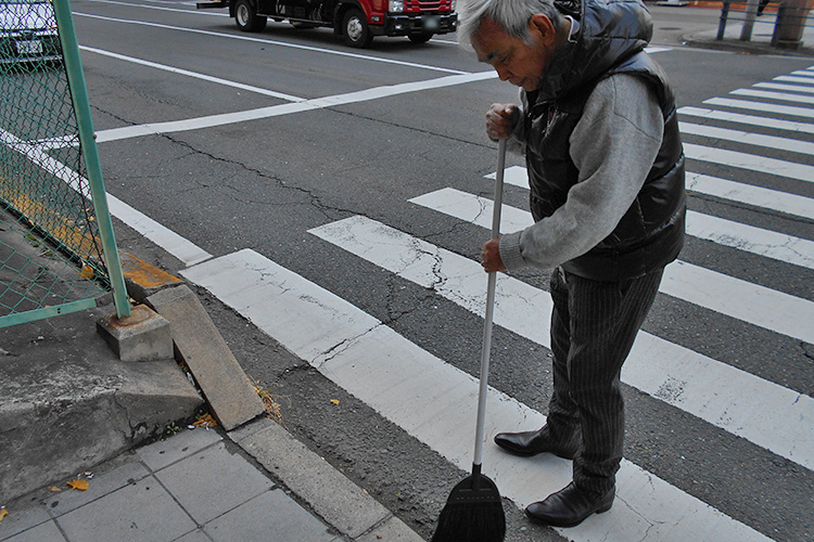 清掃のボランティア活動の様子