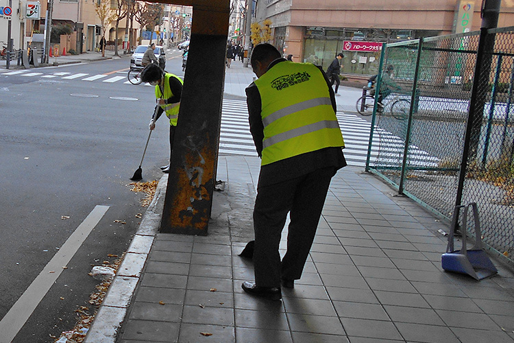 清掃のボランティア活動の様子