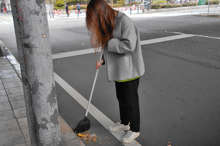 清掃のボランティア活動の様子