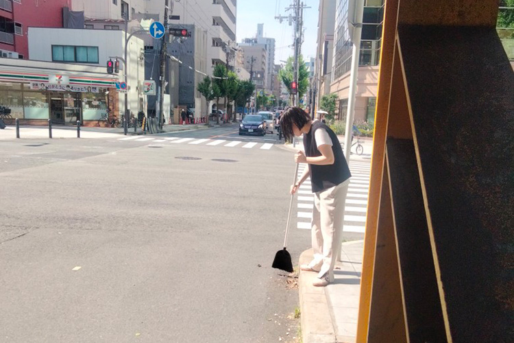 清掃のボランティア活動の様子